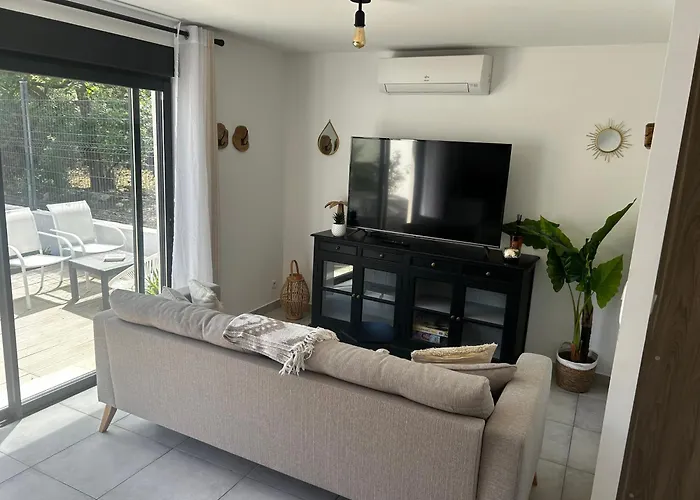 Maisonnette 32M2 Climatise Avec Jacuzzi Au Calme.