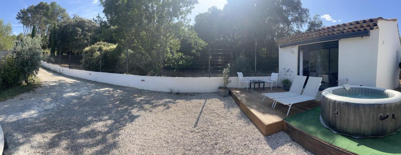 Maisonnette 32m2 Climatise Avec Jacuzzi Au Calme. Holiday home Trans-en-Provence