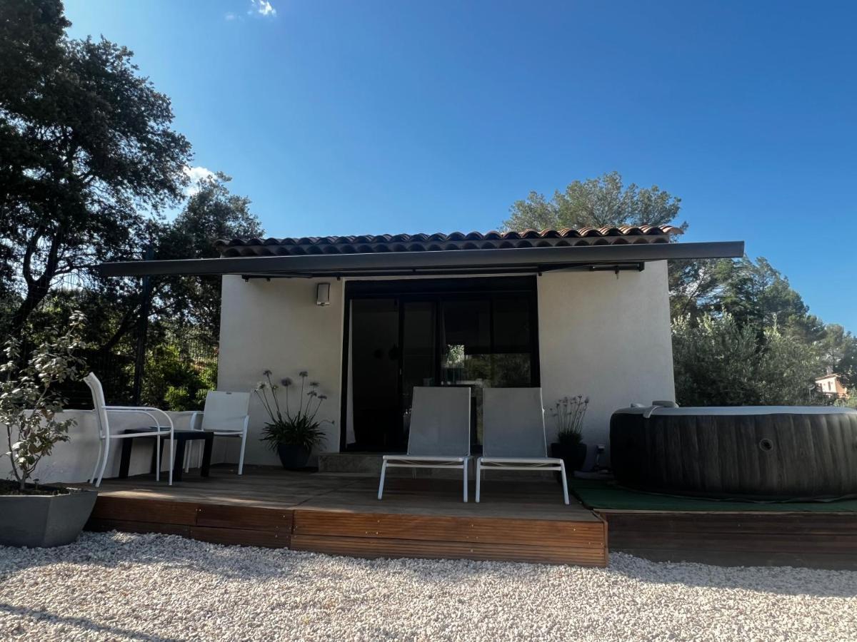 Holiday home Maisonnette 32m2 Climatise Avec Jacuzzi Au Calme.