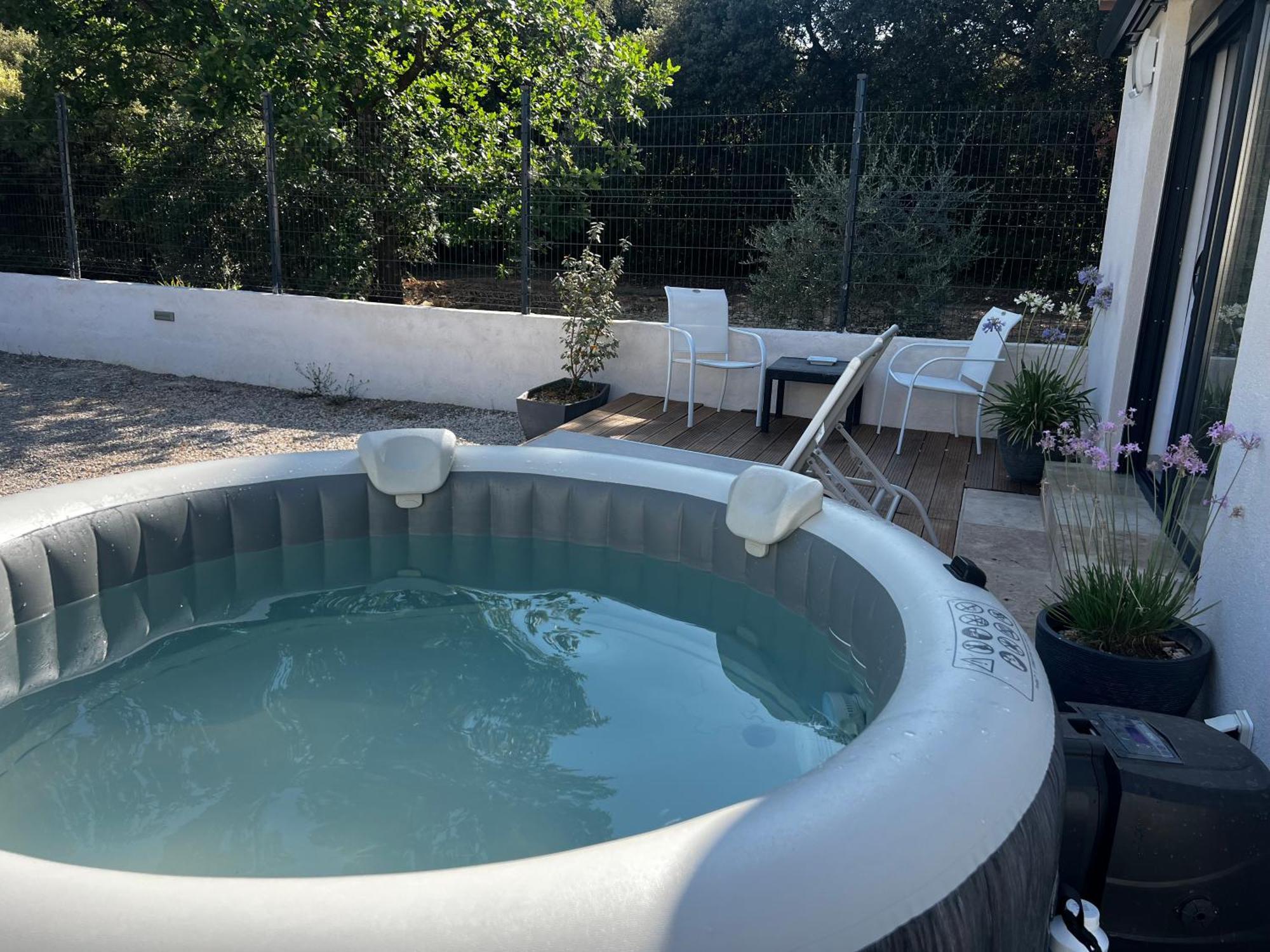 Maisonnette 32m2 Climatise Avec Jacuzzi Au Calme. Trans-en-Provence