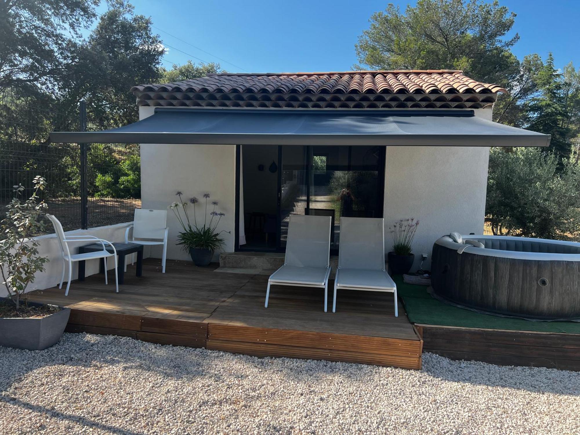 Maisonnette 32m2 Climatise Avec Jacuzzi Au Calme. Casa de Férias Trans-en-Provence